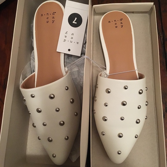 Off-white pointed mule flat with silver studs NWB - Picture 2 of 5